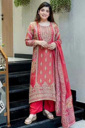 Floral embroidered red round neck kurta set with trouser and dupatta