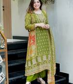 Floral embroidered green round neck kurta set with trouser and dupatta