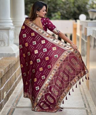 soft dola art silk fancy jacquard bollywood saree (swastik-dola-maroon) 3