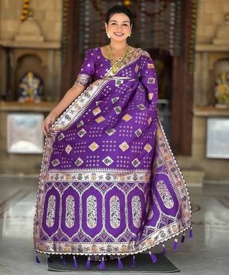 soft dola art silk fancy jacquard bollywood saree (swastik-dola-violet) 5
