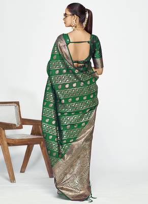 Emerald green soft art silk royal zari weaving saree 3