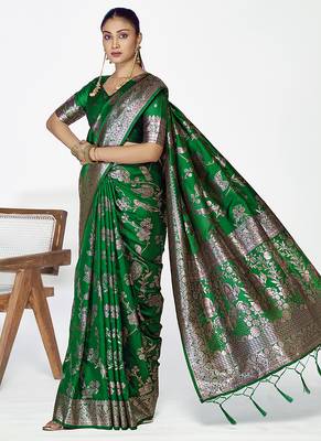 Emerald green banarasi art silk saree with intricate zari work 2
