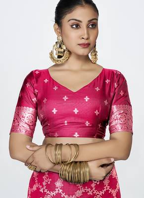 Rani pink banarasi soft art silk saree with heavy golden jaal weaving 5
