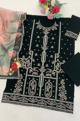 Green velvet suit with embroidery sequin 