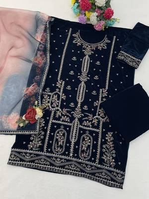Navy blue velvet suit with embroidery sequin  3