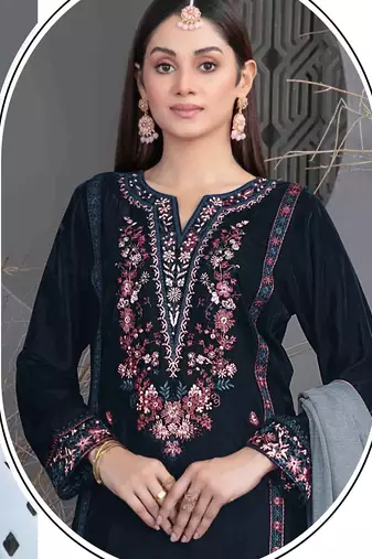 Navy blue velvet suit with embroidery sequin 