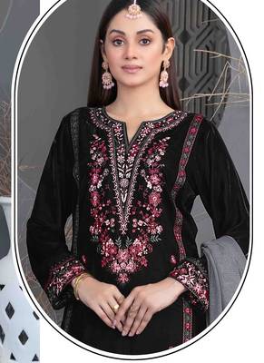 Black velvet suit with embroidery sequin  2