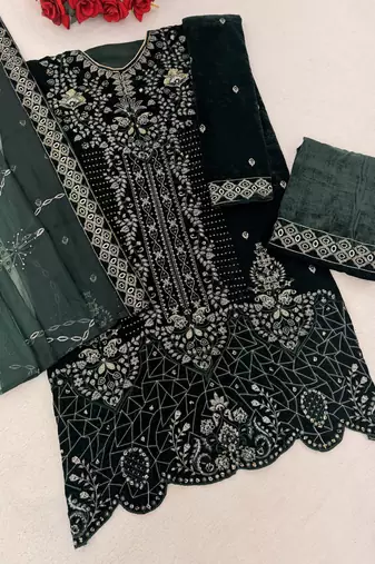 Green velvet suit with embroidery sequin 