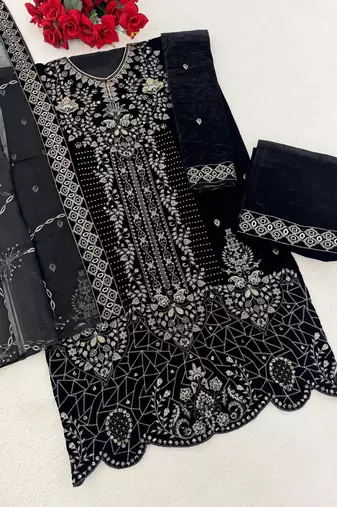 Black velvet suit with embroidery sequin 