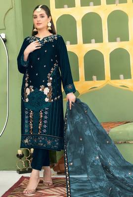 Green velvet suit with embroidery sequin  1