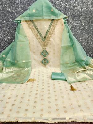 women mind green salwar suit dress material 3
