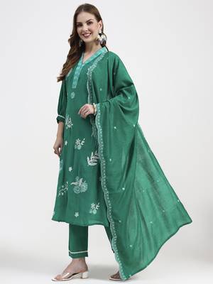 green mul chanderi thread work sequins work straight kurta trouser dupatta set 2