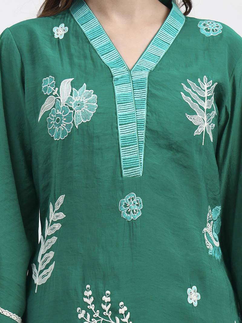 green mul chanderi thread work sequins work straight kurta trouser dupatta set