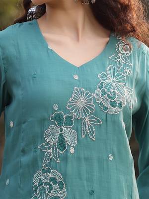 turquoise blue mul chanderi kantha work kurta dupatta pant set 4