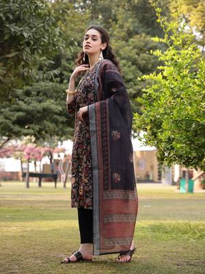black floral print lilen a line have a lining kurta trouser dupatta set 2
