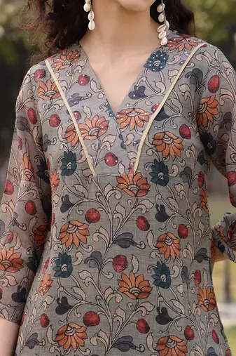 green floral print lilen a line have a lining kurta trouser dupatta set