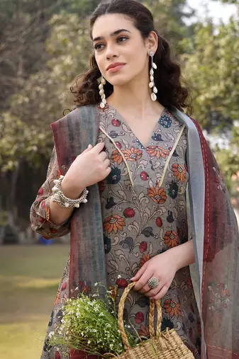 green floral print lilen a line have a lining kurta trouser dupatta set