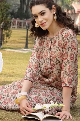 beige floral print lilen a line have a lining kurta trouser dupatta set