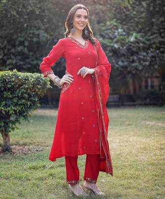 red resham embroidery a-line chanderi silk kurta trouser dupatta set 1