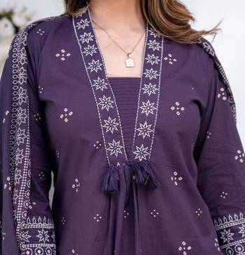 Navy cotton embroidered kurta set 3
