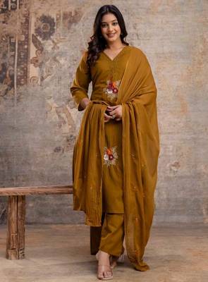 mustard cotton embroidered kurta set 1