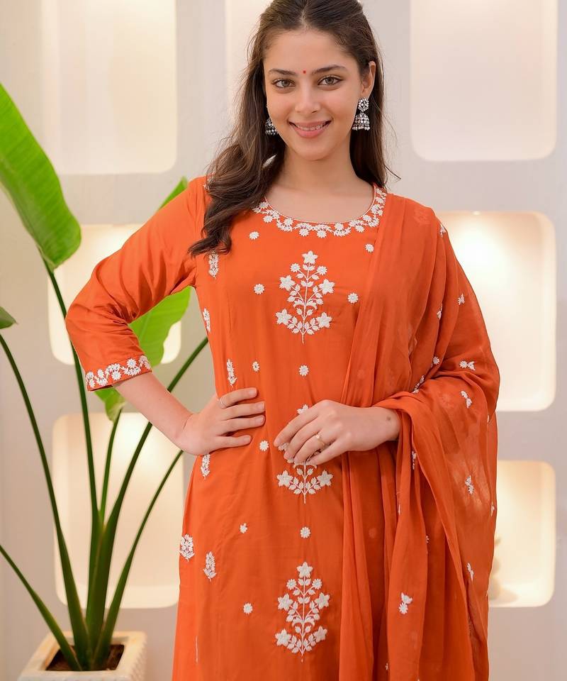 Women ethnic motifs embroidered regular thread work kurta with trousers & with dupatta