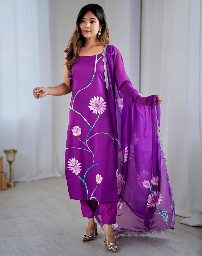 Women floral printed regular kurta with trousers & with dupatta