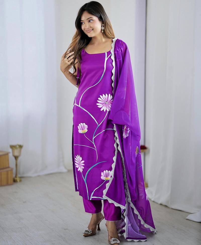 Women floral printed regular kurta with trousers & with dupatta