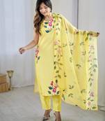Women floral printed regular kurta with trousers & with dupatta