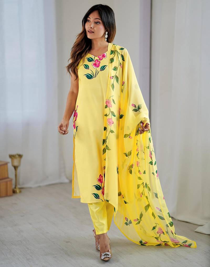 Women floral printed regular kurta with trousers & with dupatta