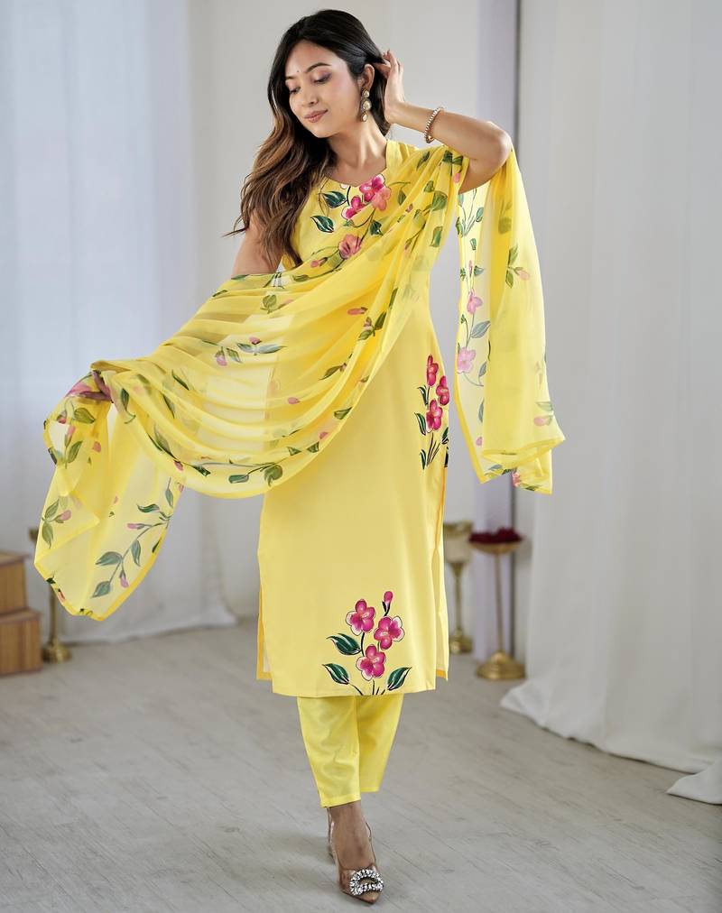 Women floral printed regular kurta with trousers & with dupatta