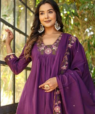 Women floral embroidered tiered thread work kurta with palazzos & with dupatta 5