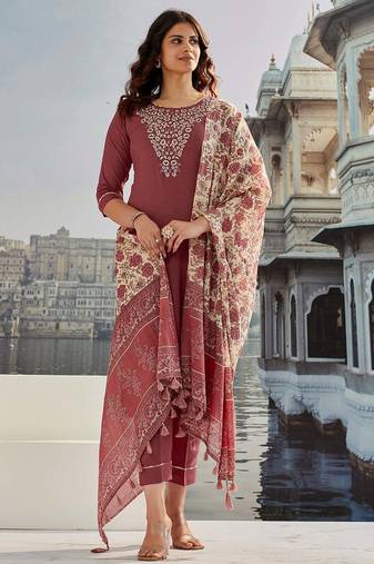 Women floral embroidered regular thread work kurta with trousers & with dupatta