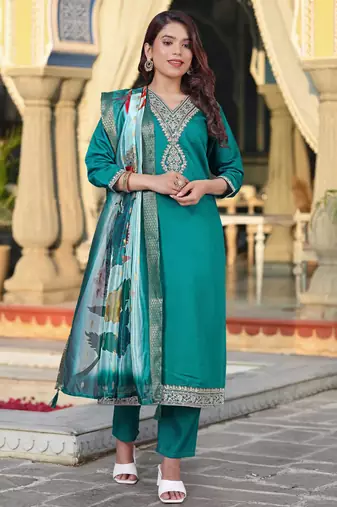 Women floral embroidered regular thread work kurta with trousers & with dupatta