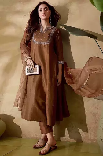 Women ethnic motifs embroidered regular thread work kurta with trousers & with dupatta