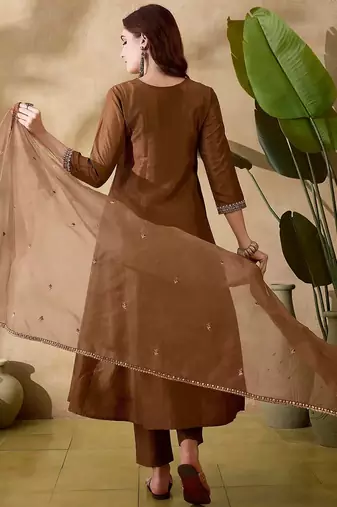 Women ethnic motifs embroidered regular thread work kurta with trousers & with dupatta