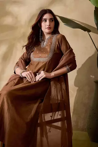 Women ethnic motifs embroidered regular thread work kurta with trousers & with dupatta