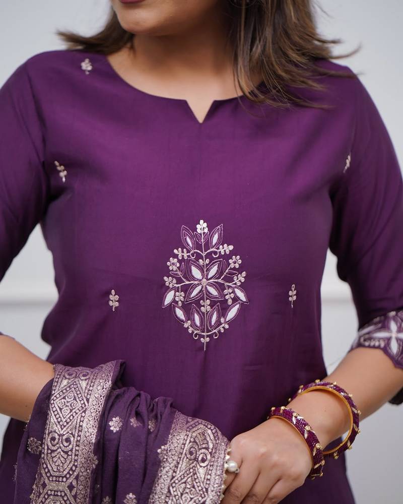 Women ethnic motifs embroidered regular kurta with trousers & with dupatta
