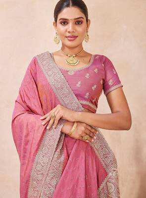 gajri color kesariya two tone silk blend embroidered saree 5