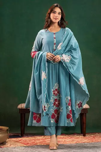 Women floral embroidered panelled thread work kurta with trousers & with dupatta