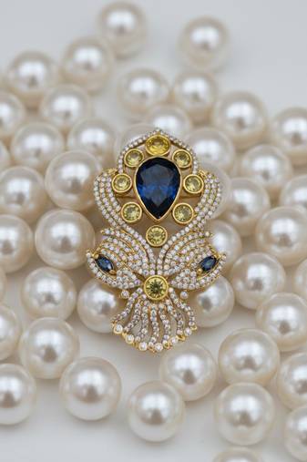 Unisex victorian polish blue doublet brooch with moissanite polki work