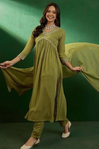 Women ethnic motifs empire thread work kurta with trousers & with dupatta