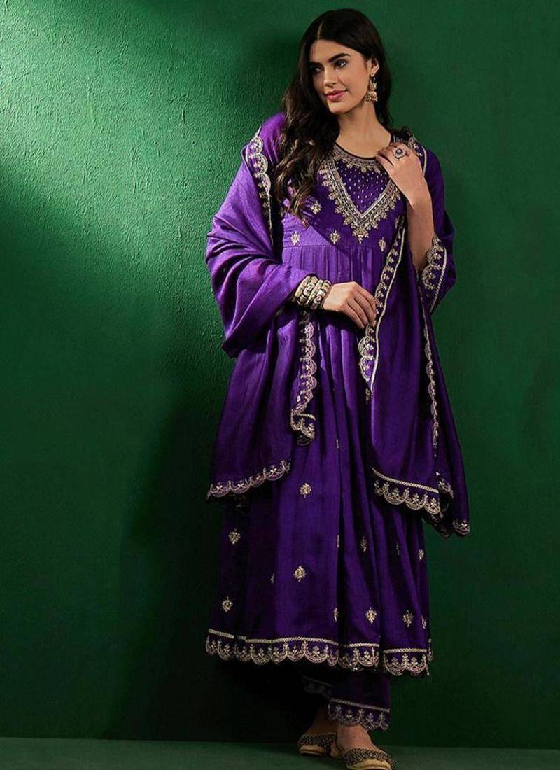 Women ethnic motifs embroidered panelled thread work kurta with trousers & with dupatta