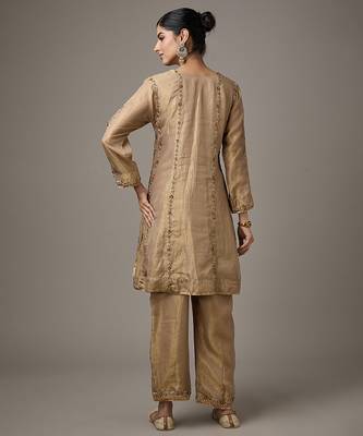 Gold embroidered tissue kurta set 2