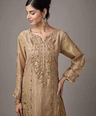 Gold embroidered tissue kurta set 4