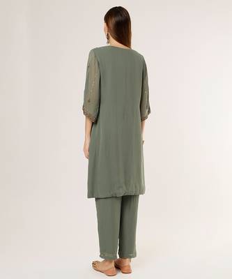 Green embroidered georgette kurta set 2