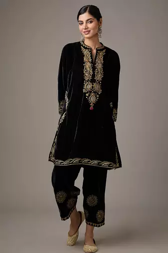 Black embroidered velvet kurta set