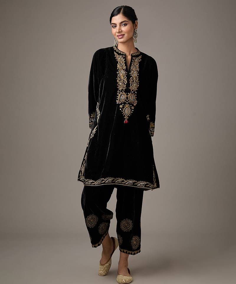 Black embroidered velvet kurta set