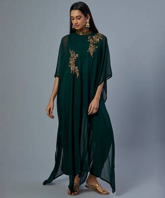 Green embroidered georgette kaftan set 1