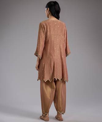 Pink embroidered tissue kurta set 2